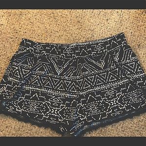 Boutique loose fitted shorts Sz Md NWOT